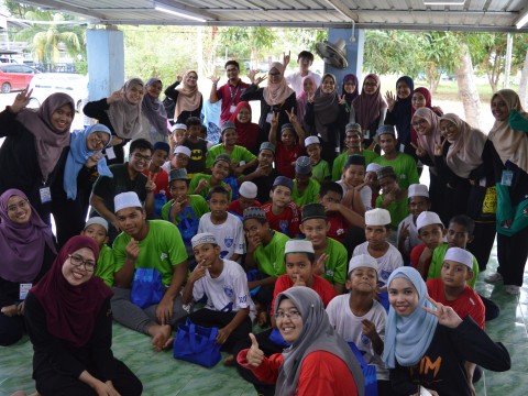 IIUM Pagoh : English camp with Madrasah Tahfiz Al Quran Silaturahim